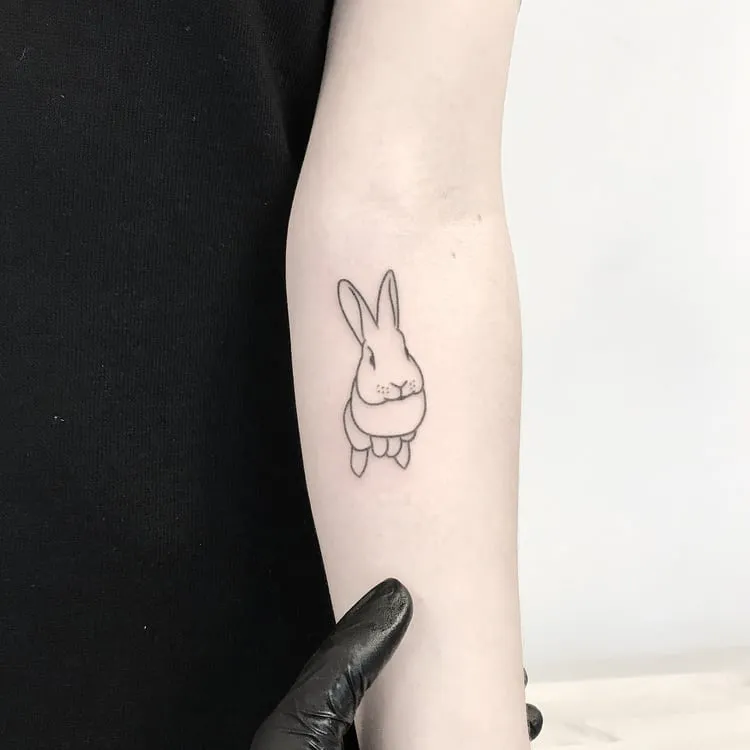 50 Minimalist Hand Poke Tattoo Designs by Pokeeeeeeeoh