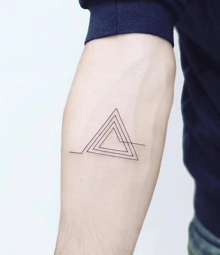 30 Minimalist Geometric Tattoos by Laura Martinez