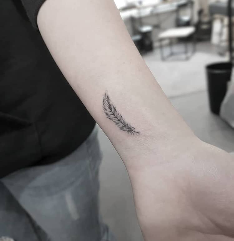 Feather Tattoo by tattooer_dabin