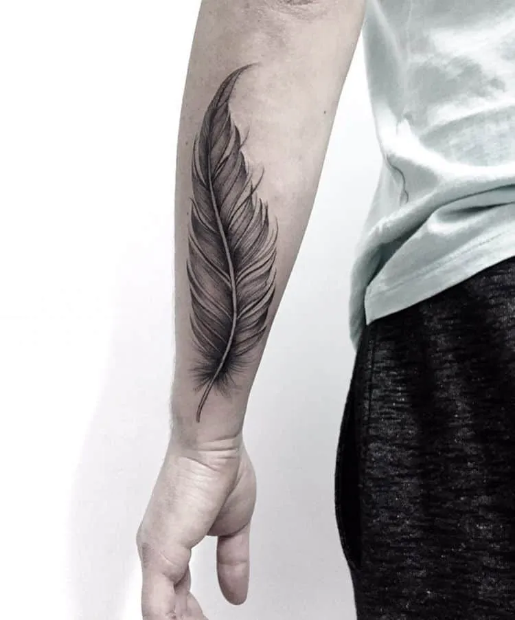 Feather Tattoo by danielagiorgione