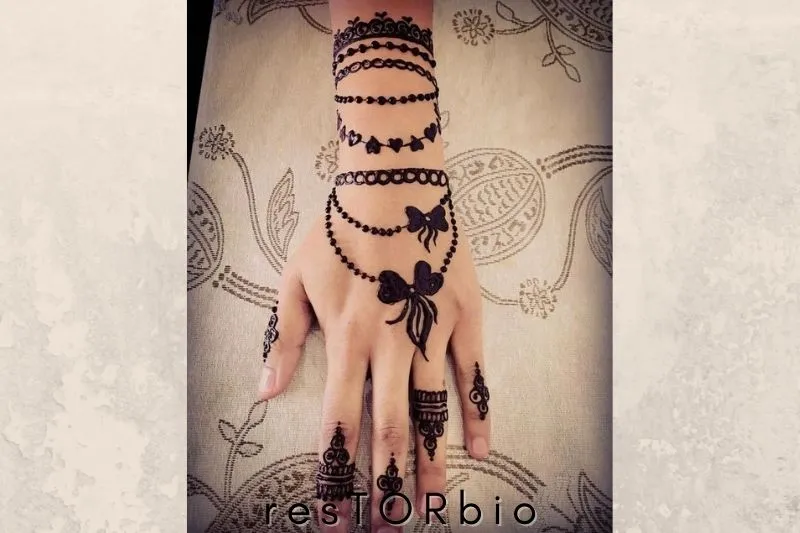 Attractive Easy Mehndi Designs