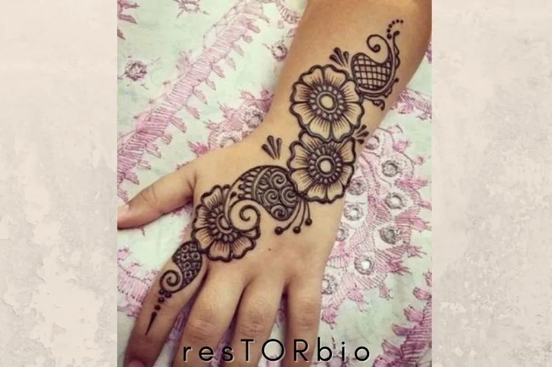 Back Hand Floral mehndi