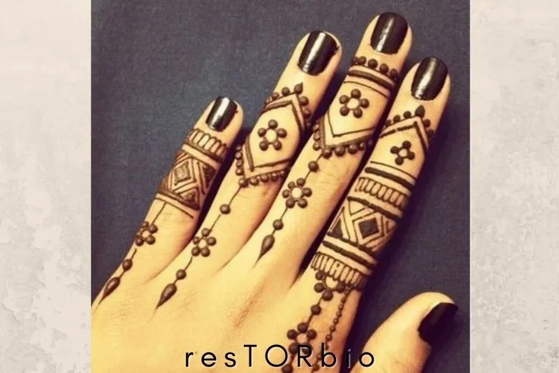 Flowers On Fingers