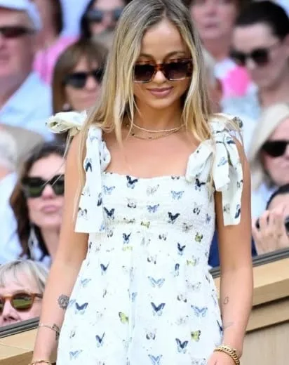What Does Queen Elizabeth's Tattoo Mean, The Significance of Tattoos in British Royalty, Symbolism Behind Queen Elizabeth's Tattoo, Historical Context of Queen Elizabeth's Tattoo, Public Reaction to Queen Elizabeth's Tattoo, Influence of Queen Elizabeth's Tattoo on Modern Culture, Do any members of the British royal family have tattoos, What is the meaning behind the crown tattoo,