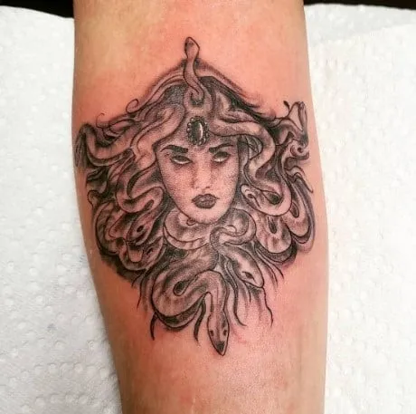 What Does a Medusa Tattoo Mean, medusa tattoo meaning assault, medusa tattoo meaning, medusa meaning, medusa story, medusa tattoo ideas, What does Medusa symbolize, What is the Medusa tattoo trend about, Why are girls getting Medusa tattoo, What is the full story of Medusa,