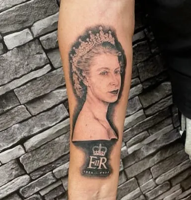 What Does Queen Elizabeth's Tattoo Mean, The Significance of Tattoos in British Royalty, Symbolism Behind Queen Elizabeth's Tattoo, Historical Context of Queen Elizabeth's Tattoo, Public Reaction to Queen Elizabeth's Tattoo, Influence of Queen Elizabeth's Tattoo on Modern Culture, Do any members of the British royal family have tattoos, What is the meaning behind the crown tattoo,