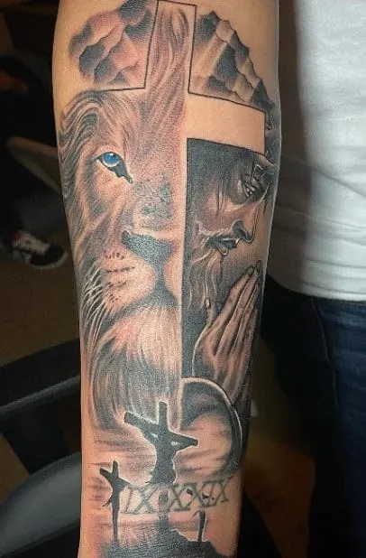 16 Forearm Tattoos for Men That Actually Look Good, 16 forearm tattoos for men that actually look good small, 16 forearm tattoos for men that actually look good simple, small forearm tattoos male, small forearm tattoos for guys with meaning, inner forearm tattoos for guys, forearm tattoos with meaning,