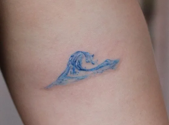 14 Cool Ocean Tattoo Designs for Women, Cool ocean tattoo designs for women wrist, Cool ocean tattoo designs for women small, Cool ocean tattoo designs for women sleeve, Cool ocean tattoo designs for women shoulder, Cool ocean tattoo designs for women hand, ocean tattoo ideas,