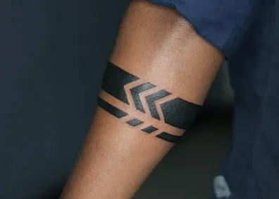 arrow black band on arm tattoo idea 2