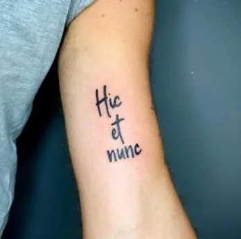 bicep font Hic Et Nunc Tattoo Design