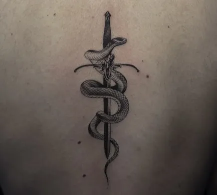 Knife with a Snake Tattoo Designs5 thin knife with sake tattoo design