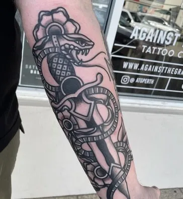 Knife with a Snake Tattoo Designs6 intricate knife with sake tattoo design