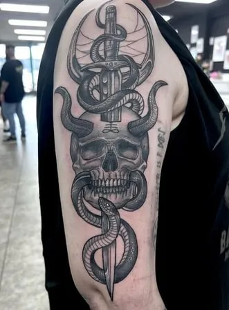 Knife with a Snake Tattoo Designs7 skull knife with sake tattoo design