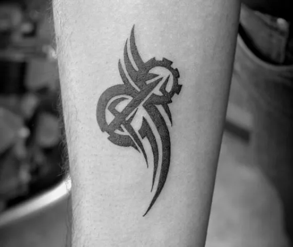 virat kohli tribal forearm tattoo