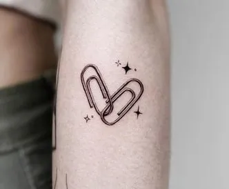 paper clips linked together paper clips linked together