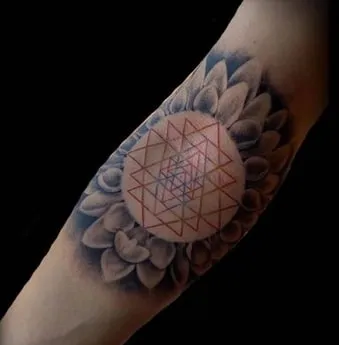 hindu yantra tattoo 2 hindu yantra tattoo ieda